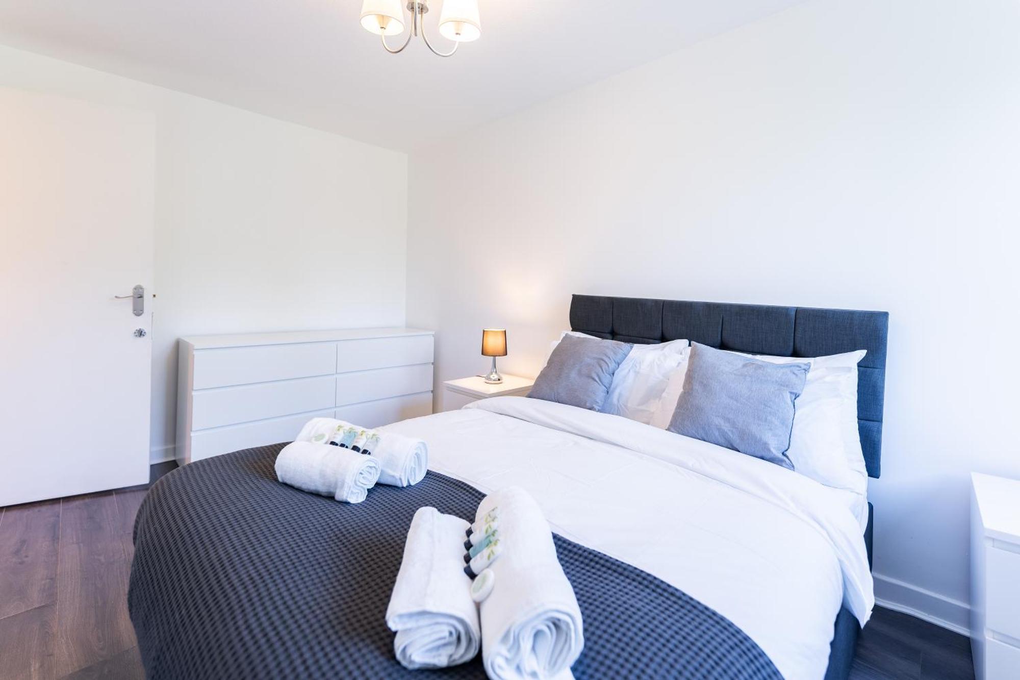 Luxury 3 Bedroom Flat With Balcony In Westbourne Park Londra Exterior foto