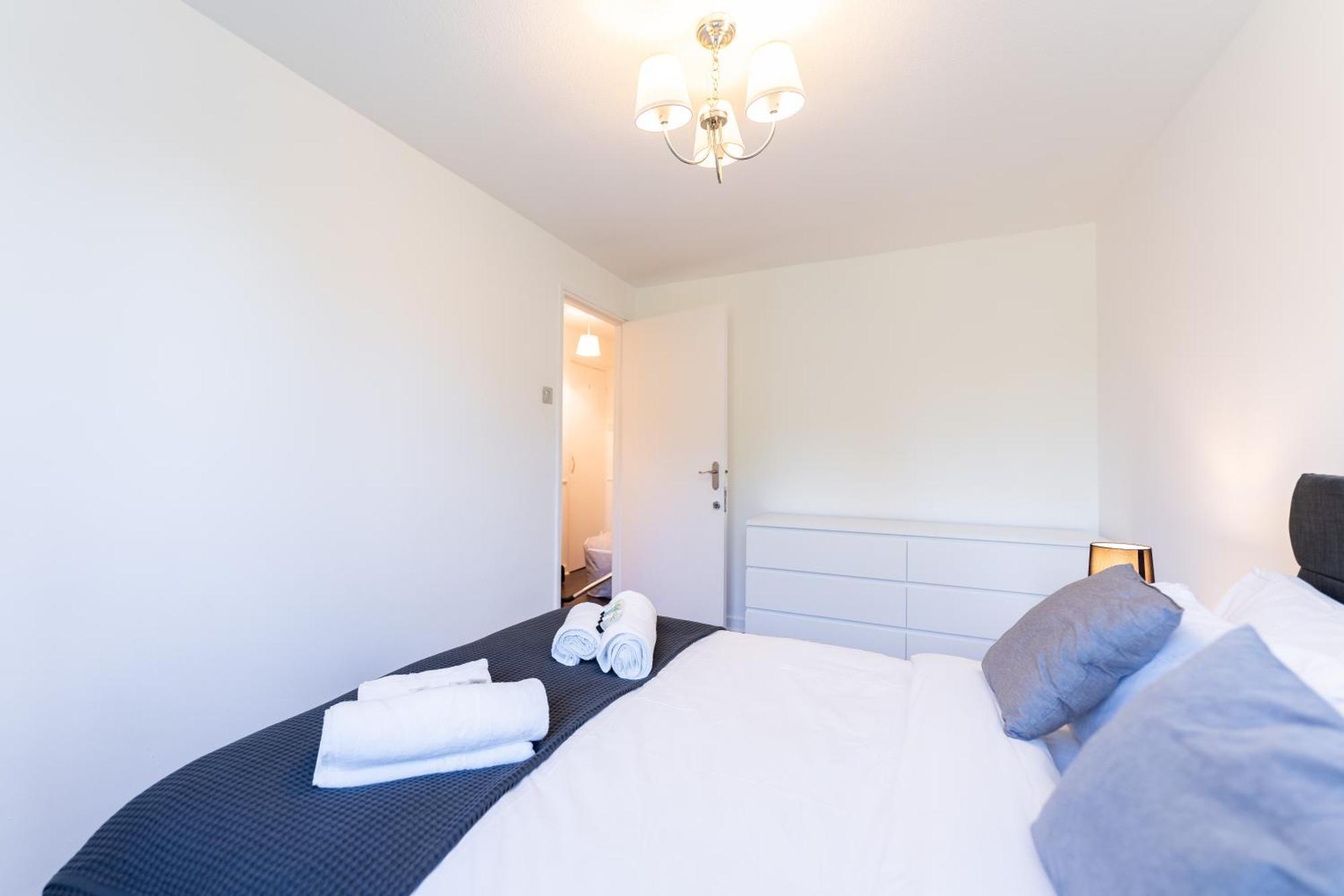 Luxury 3 Bedroom Flat With Balcony In Westbourne Park Londra Exterior foto